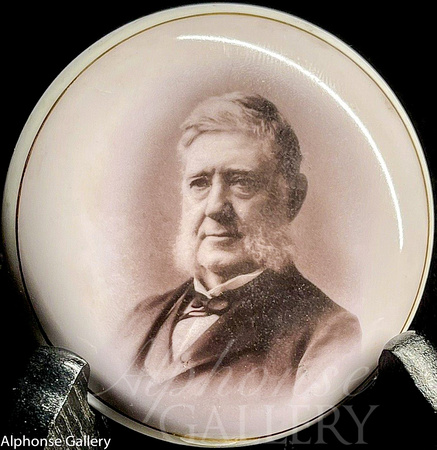 Porcelain medallion of William S Herriman_offered by Nick Vaccaro 17 Dec 2022